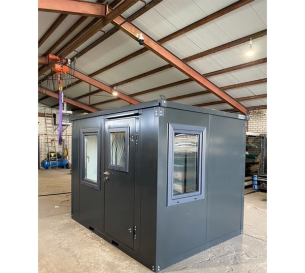 CONTAINER BELLA UNITÉ ISOLÉ EN ANTHRACITE 4 X 2 MÈTRES